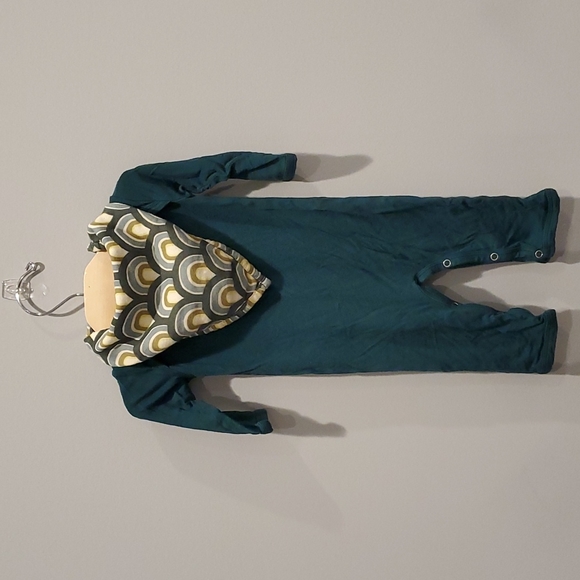kate quinn Other - Kate Quinn 0-3 month hunter green bamboo jumpsuit with bandana bib